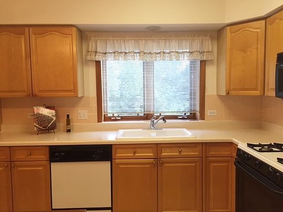 5th image of 1685 Mill St APT 507