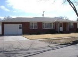 930 Saunders Ave, Hastings, NE 68901