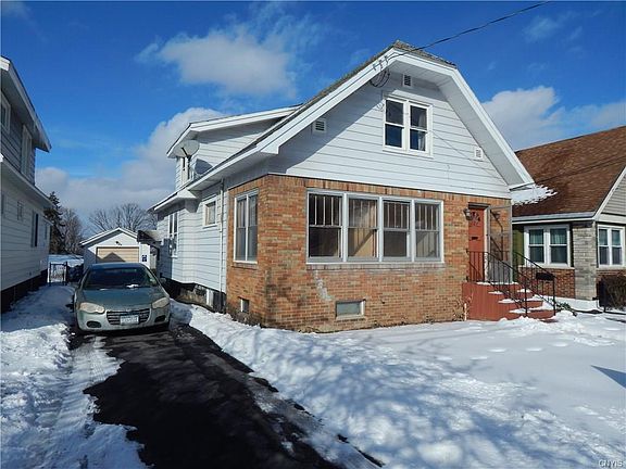 3rd image of 127 Huntley St