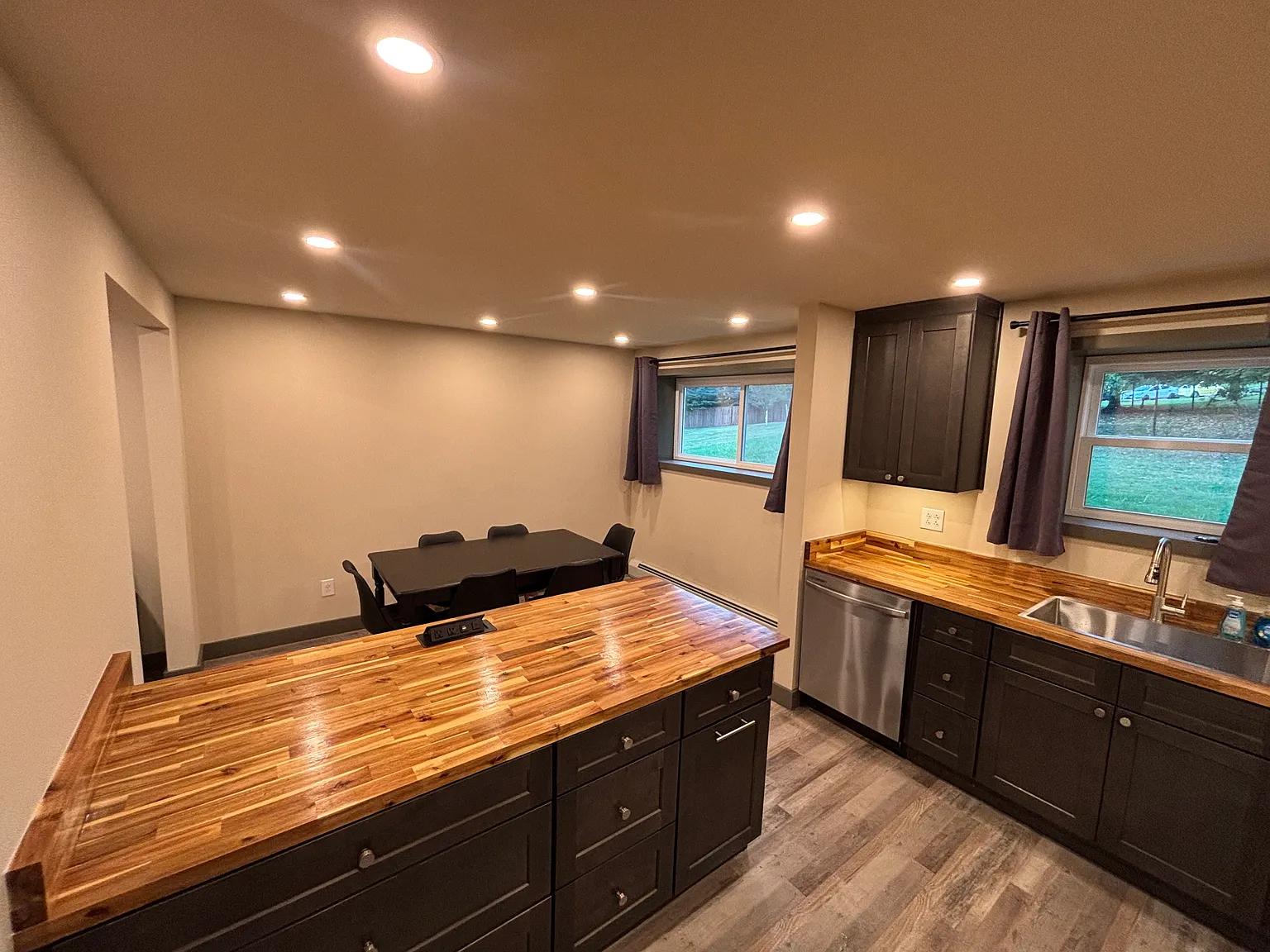 3 bed, 1350 sqft, $2,390 — Photo 3