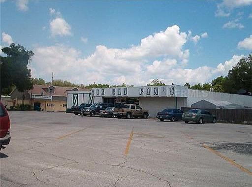 2nd image of 1006 N Main St