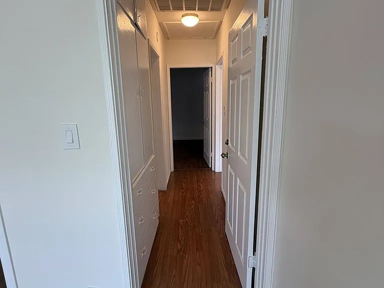 1104 N Frederic St — Photo 29
