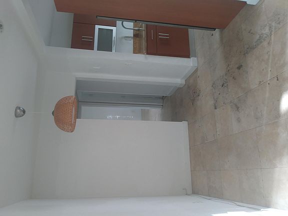 3rd image of 1010 Pennsylvania Ave APT 2