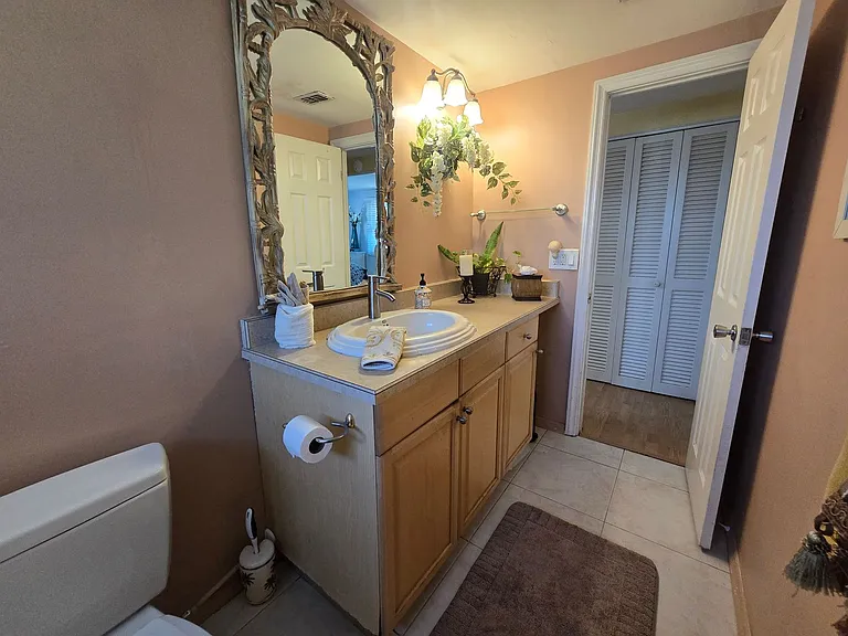 2441 Gulf Gate Dr — Photo 15