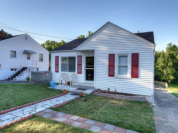 3rd image of 390 Glen Ave
