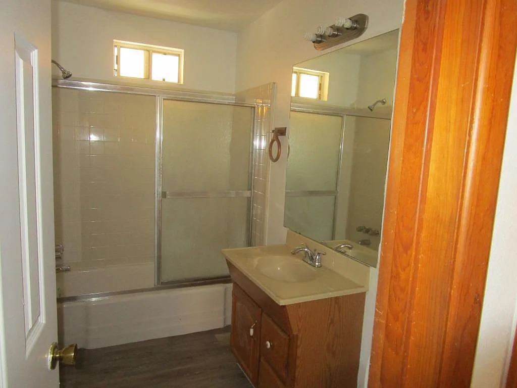 570 S. Westway Lane Pl — Photo 4