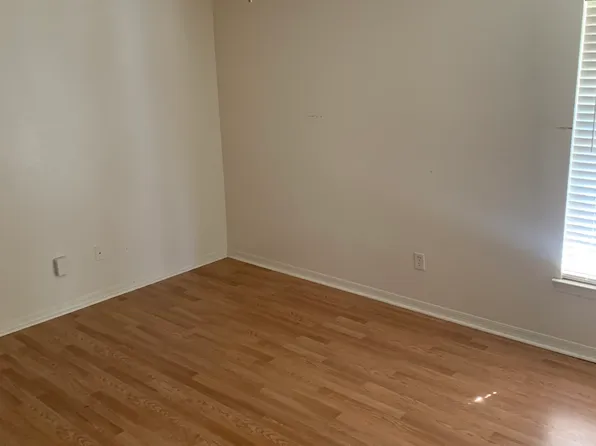 205 8th St NE, Ruskin, FL 33570