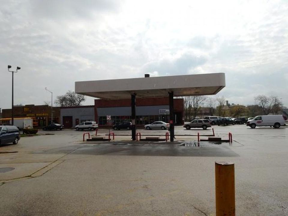 2nd image of 930 Washington Ave