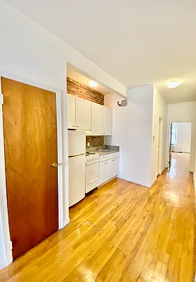 Rented by CMV Realty Inc. | media 4