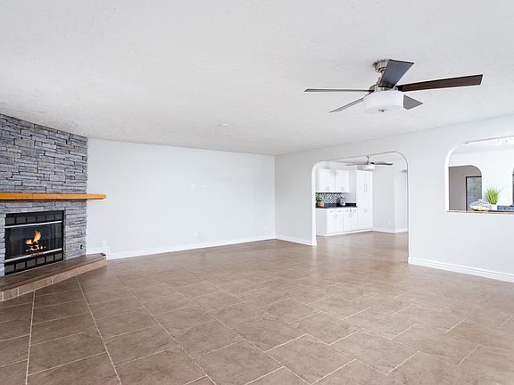 5th image of 15866 N 19th St