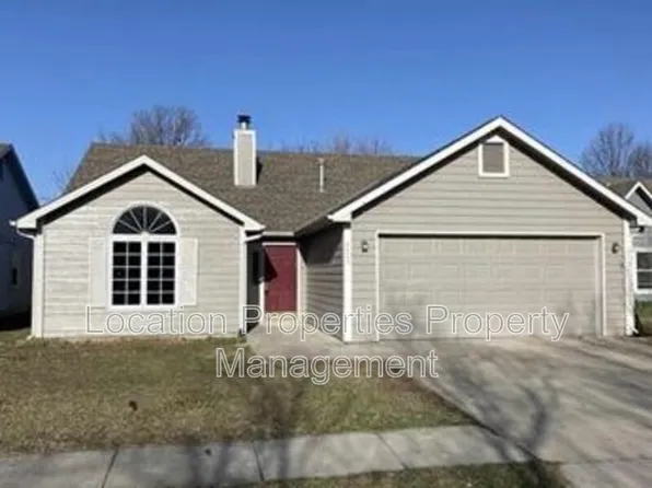 2809 Meadow Dr, Lawrence, KS 66047