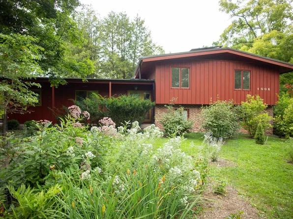 1006 S Covenanter Dr, Bloomington, IN 47401