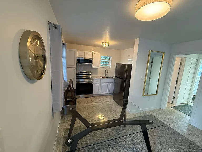 421 SW 9th St #3A — Photo 7
