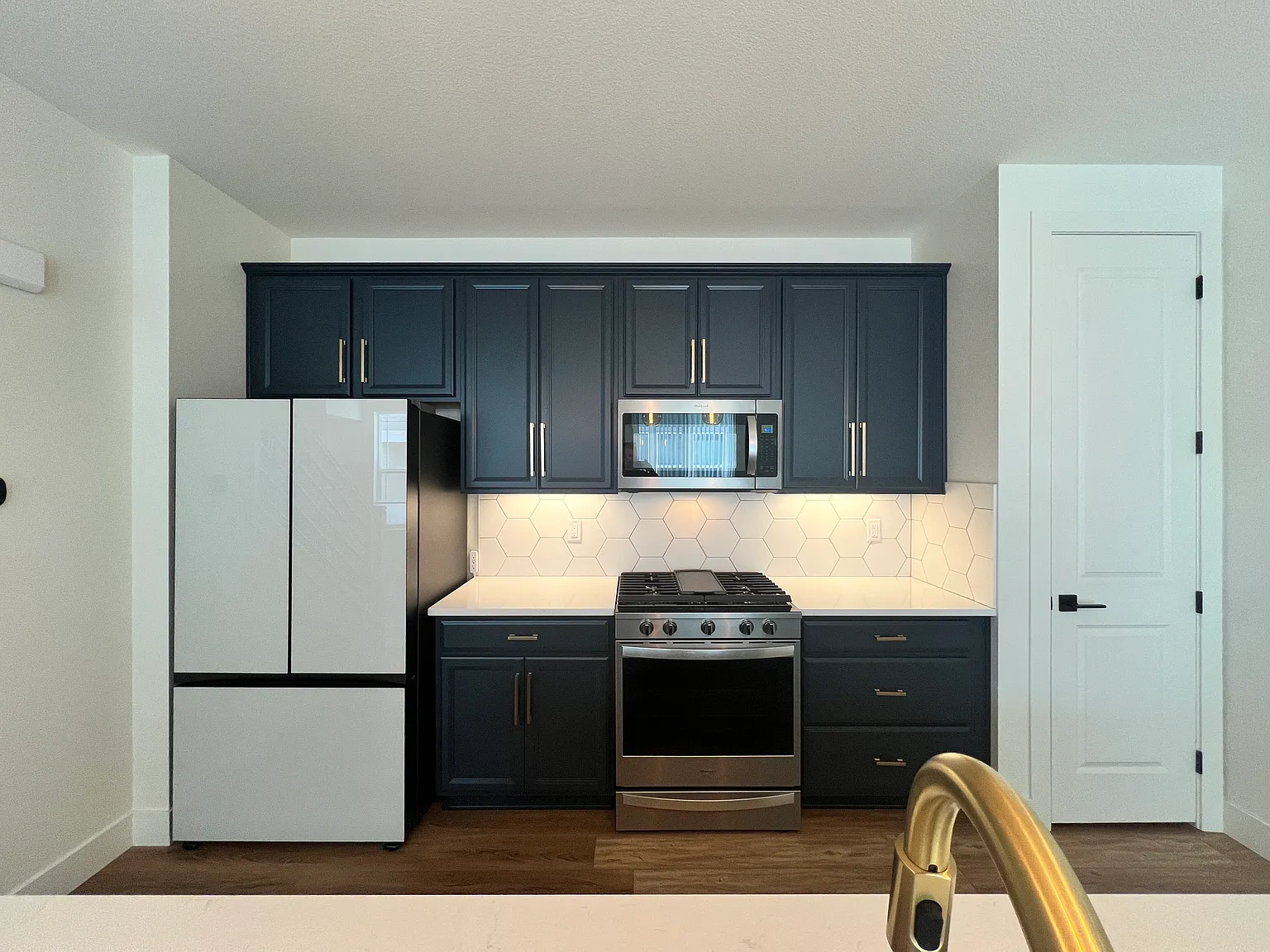 3 bed, 2.5 bath, 1778 sqft, $3,400 — Photo 4