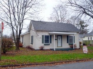 131 N Charles St, Carlinville, IL
