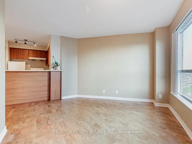 38 Lee Centre Dr #906 — Photo 13