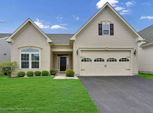 40 Bay Hill Rd, Lakewood, NJ 08701