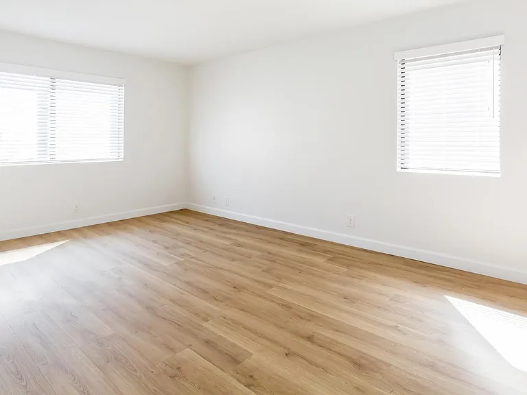 1738 S Bentley Ave #302 — Photo 43