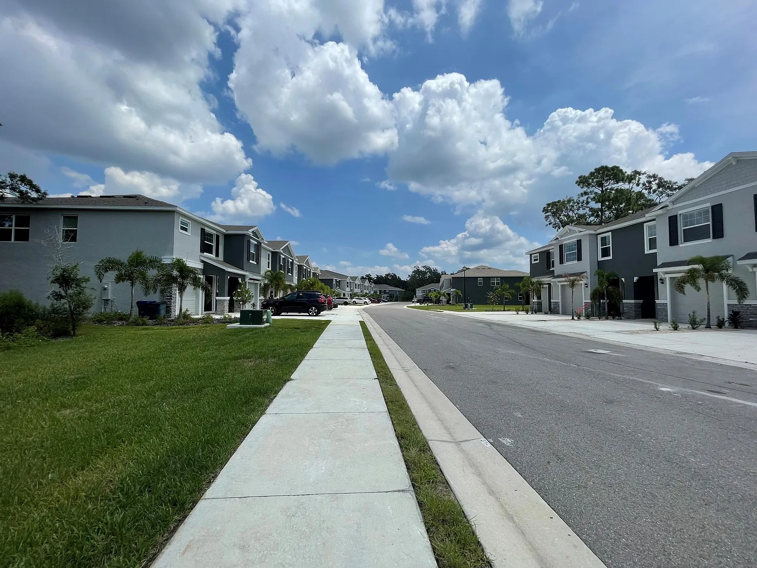 3 bed, 2.5 bath, 1673 sqft, $2,350 — Photo 1