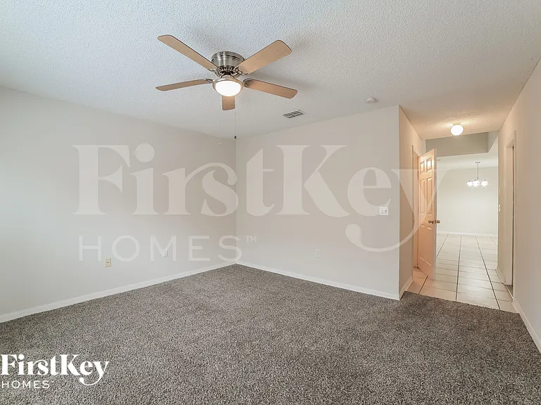 12742 Lake Vista Dr — Photo 3