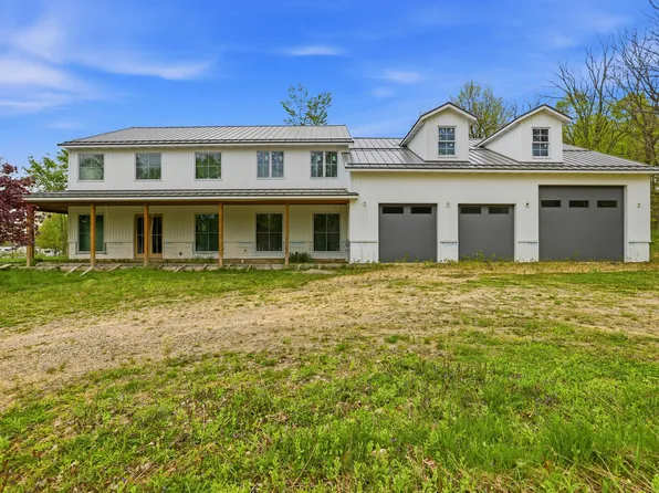 287 40th St, Bloomingdale, MI 49026