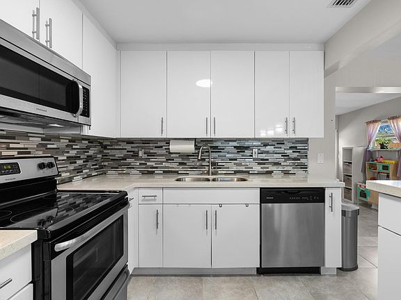 5th image of 1731 Fairfax Drive