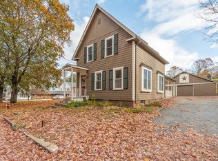 96 Groton St, Pepperell, MA 01463
