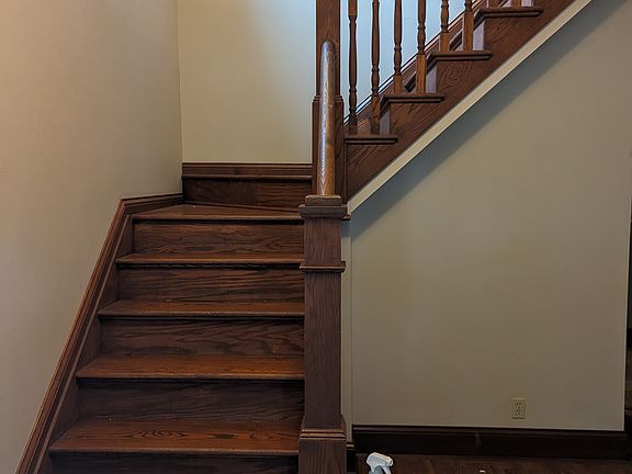 3rd image of 1831 Mentor Ave