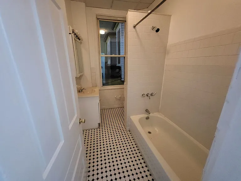 2102 N Charles St — Photo 9