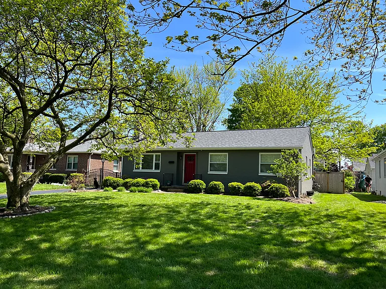 1481 Westminster Dr — Photo 25