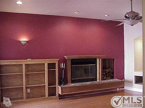 Built-ins in the living room.