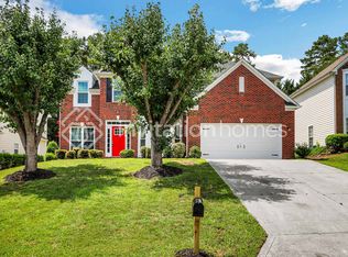 9823 Dauphine Dr, Charlotte, NC 28216