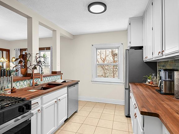 3rd image of 3647 12th Ave S #204