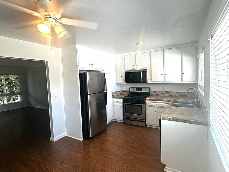 660 S Glassell St — Photo 1