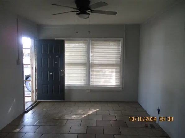 909 3rd Ave N APT 61, Texas City, TX 77590