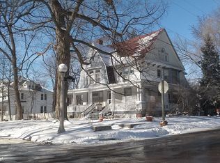 302 W High St, Urbana, IL 61801
