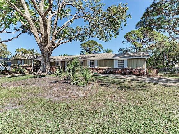 3rd image of 1009 Estremadura Dr