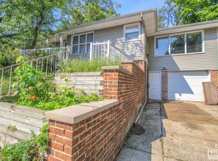 1047 Coldbrook St NE, Grand Rapids, MI 49503