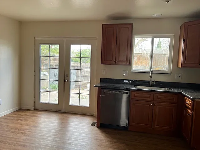 4 bed, 2.5 bath, 1500 sqft, $2,500 — Photo 1