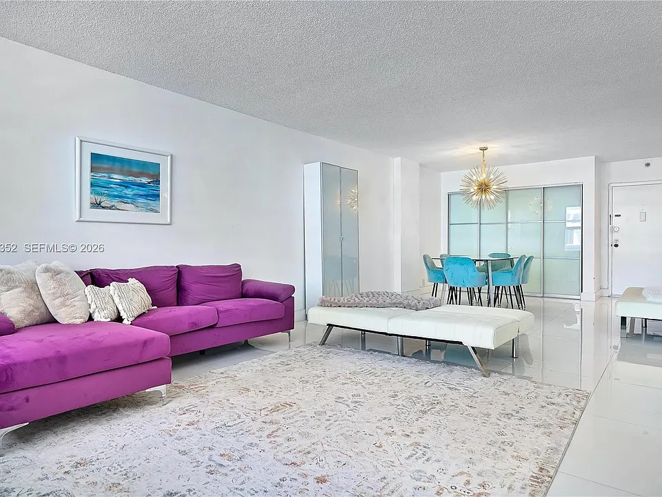 9511 Collins Ave #901