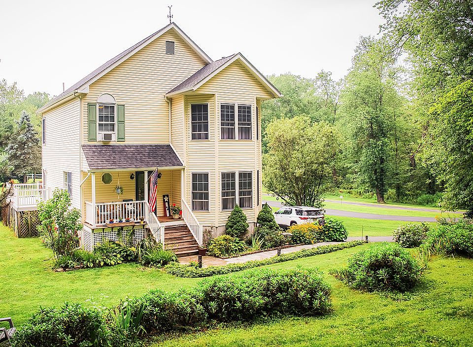 1st image of 49 Tamarack Rd