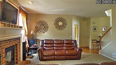 5th image of 366 Wilmington Dr