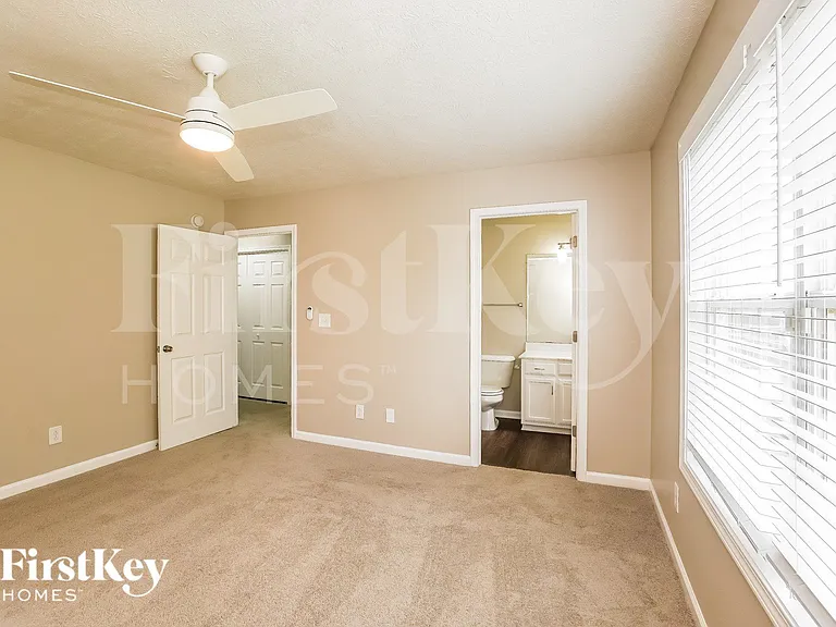 3508 Clover Hill Dr — Photo 9