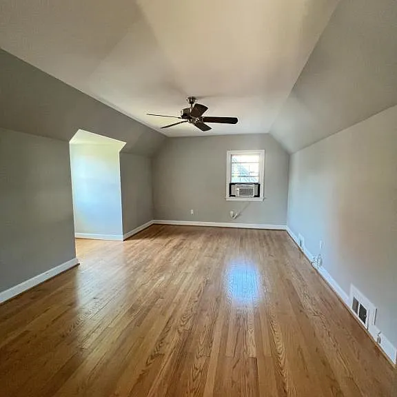 9509 Monroe St — Photo 9