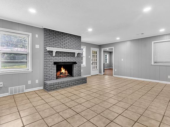 4th image of 1457 Carol Dr