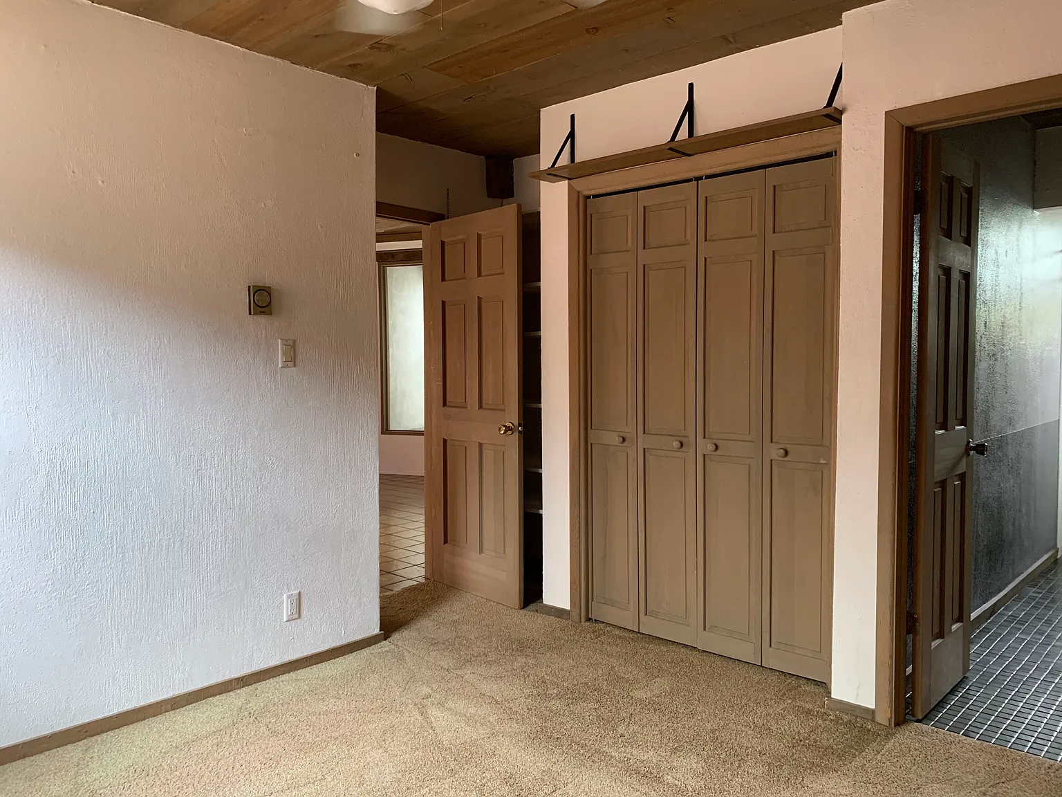 Awesome / Open Adobe Apartment in the North Valley — Photo 4