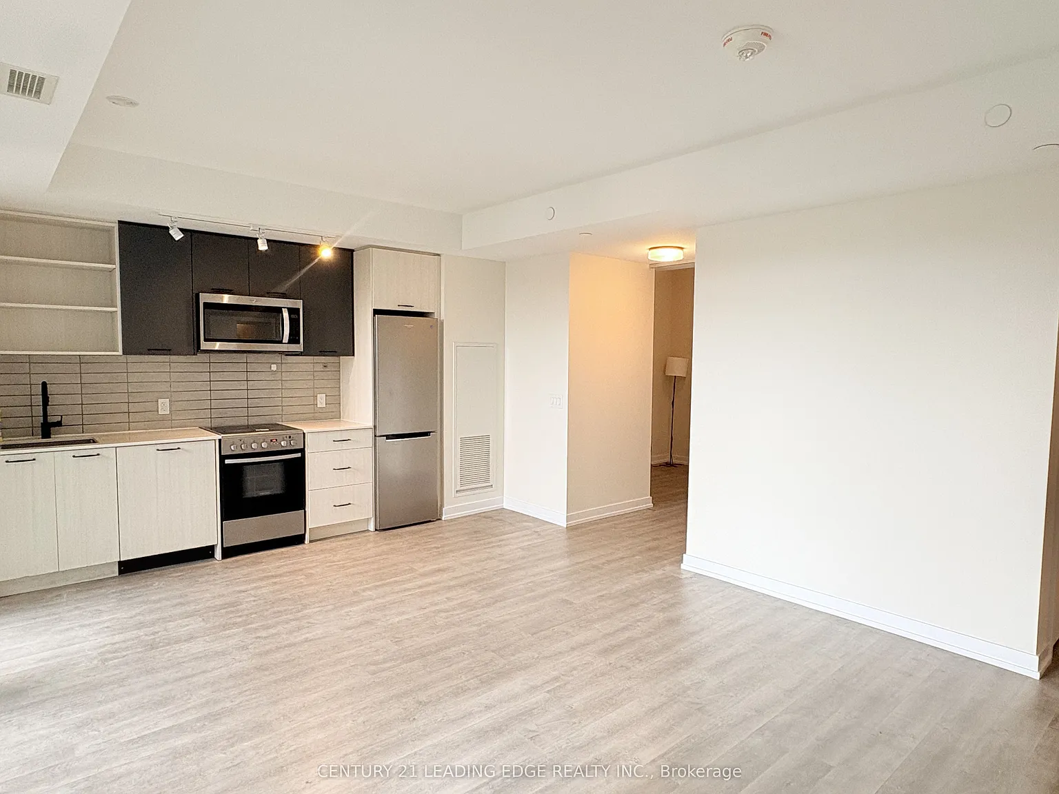 3 bed, $2,900 — Photo 4