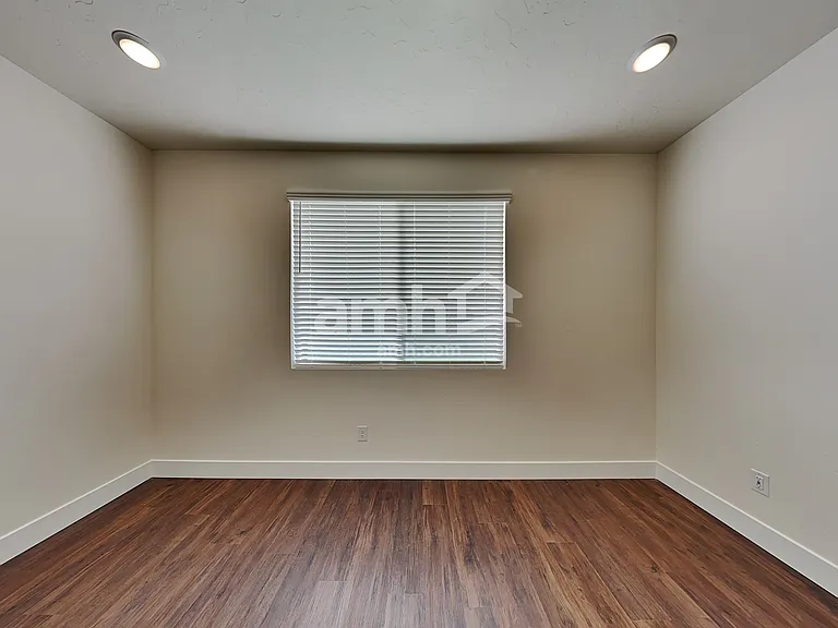 1336 N Alderleaf Ave — Photo 11