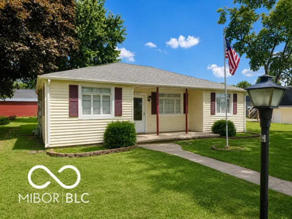 207 N 4th St, Elwood, IN 46036