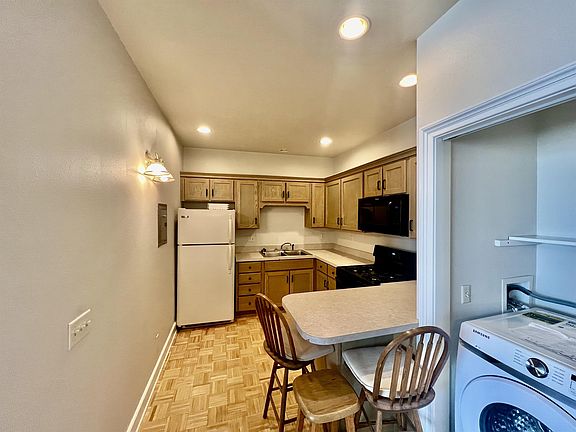 5th image of 810 Erie Ave #2